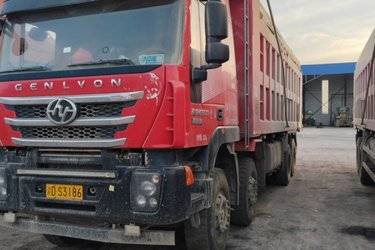 二手上汽红岩 杰狮C500重卡 重载版 520马力 8X4 8.3米自卸车(国五) 前四后八 上菲红二手自卸车 黄牌图片