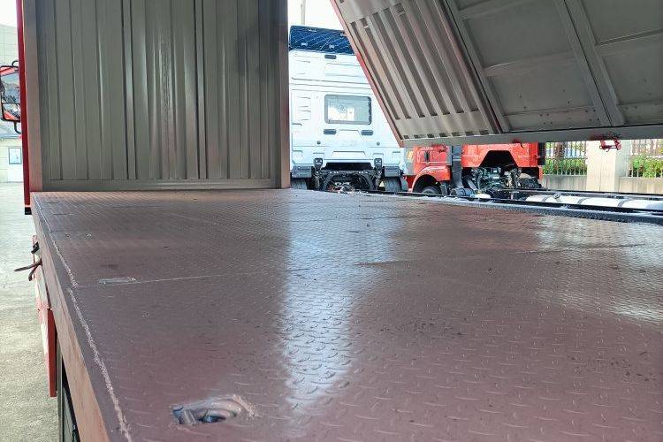 二手福田欧航 240马力 载货车