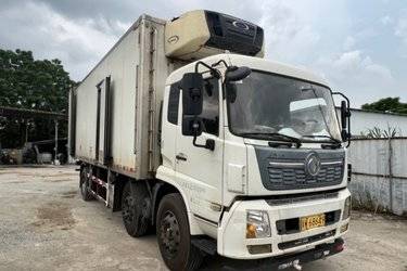 二手东风商用车 天锦KR中卡 245马力 6X2 9.8米厢式载货车(国五) 前四后四 东风康明斯二手载货车 黄牌图片