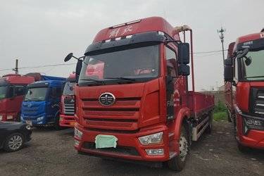 二手一汽解放 J6L中卡 240马力 4X2 6.75米栏板载货车(国六) 单桥 锡柴二手载货车 黄牌图片