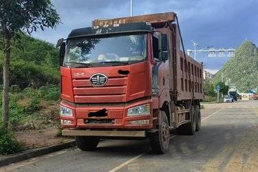 二手一汽解放 新J6P重卡 550马力 8X4 8.5米自卸车(国五) 前四后八 锡柴二手自卸车 黄牌
