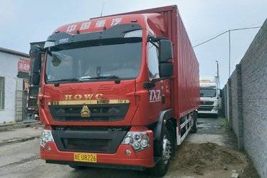 二手中国重汽 HOWO TX 290马力 4X2 9.6米厢式载货车(国六) 单桥 曼二手载货车 黄牌图片