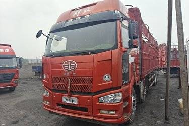 二手一汽解放 J6P重卡 复合型 350马力 8X4 9.5米仓栅式载货车(国五) 前四后八 锡柴二手载货车 黄牌图片