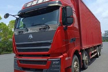 二手中国重汽 HOWO T7H重卡 440马力 8X4 9.5米厢式载货车(3.36速比)(国五) 前四后八 曼二手载货车 黄牌图片