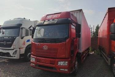 二手一汽解放 J6L中卡 经典版 240马力 4X2 9.7米厢式载货车(国六) 单桥 锡柴二手载货车 黄牌图片