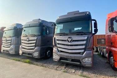二手福田 欧曼EST 6系重卡 560马力 6X4牵引车(国六) 双驱 福田康明斯二手牵引车 黄牌图片