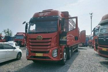 二手一汽解放 J6G 领航版 320马力 6X2 9.7米仓栅式载货车(平顶)(国六) 前四后四 锡柴二手载货车 黄牌图片