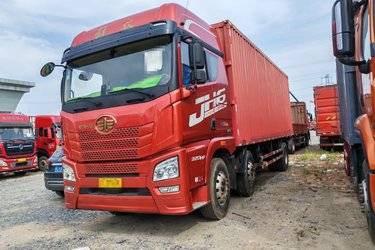 二手青岛解放 JH6重卡 领航版2.0 320马力 6X2 7.7米厢式载货车(国六) 前四后四 锡柴二手载货车 黄牌图片