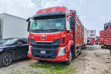 二手东风柳汽 乘龙H5中卡 220马力 4X2 6.8米仓栅式载货车(高顶双卧)(国五) 单桥 玉柴二手载货车 黄牌图片