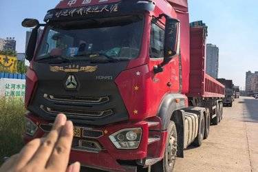 二手中国重汽 豪瀚J7G重卡 430马力 6X4 CNG牵引车(国五) 双驱 曼二手牵引车 黄牌图片