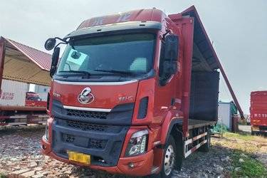 二手东风柳汽 乘龙H5中卡 240马力 4X2 6.8米厢式载货车(国五) 单桥 玉柴二手载货车 黄牌图片