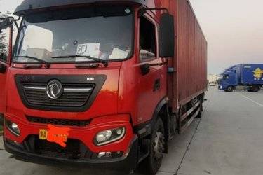 二手东风商用车 天锦KR 245马力 4X2 9.8米厢式载货车(国五) 单桥 安徽康明斯二手载货车 黄牌图片