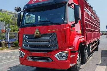 二手中国重汽 豪沃NX中卡 330马力 6X2 9.5米仓栅式载货车(9挡)(国六) 前四后四 曼二手载货车 黄牌