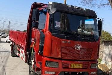 二手一汽解放 J6L中卡 180马力 4X2 6.75米栏板载货车(国五) 单桥 大柴二手载货车 黄牌图片