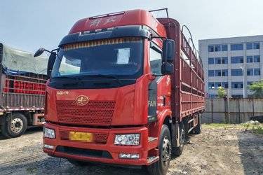 二手一汽解放 J6L中卡 质惠版 280马力 6X2 8.7米仓栅式载货车(国五) 前四后四 锡柴二手载货车 黄牌图片