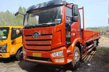 二手一汽解放 J6L中卡 经典版 240马力 4X2 6.75米栏板载货车(国六) 单桥 大柴二手载货车 黄牌图片