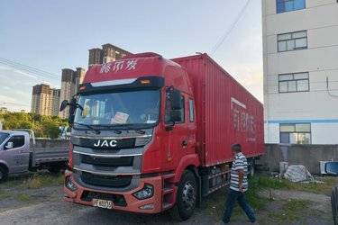 二手江淮 格尔发A5XⅢ 270马力 4X2 9.8米厢式载货车(国六) 单桥 东风康明斯二手载货车 黄牌图片