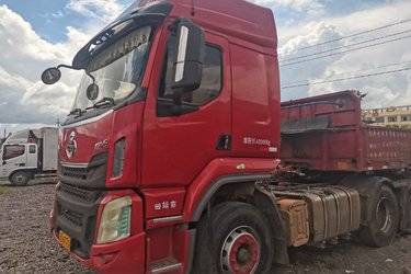 二手东风柳汽 乘龙H5重卡 460马力 6X4牵引车(国五) 双驱 潍柴二手牵引车 黄牌图片