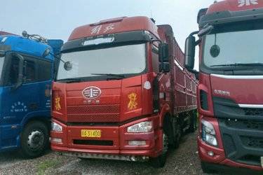 二手一汽解放 J6P重卡 质惠版 绿通版 350马力 8X4 9.5米仓栅式载货车(国五) 前四后八 锡柴二手载货车 黄牌图片