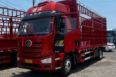 二手一汽解放 J6L中卡 经典版 240马力 4X2 6.75米仓栅式载货车(国六) 单桥 大柴二手载货车 黄牌图片