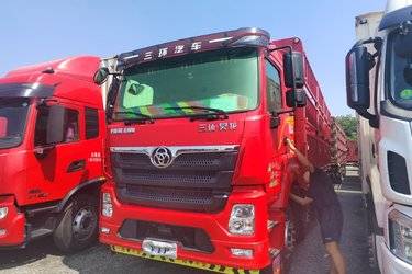 二手三环十通 昊龙 舒适版 270马力 8X2 8米仓栅式载货车(9挡)(国六) 前四后六 玉柴二手载货车 黄牌图片