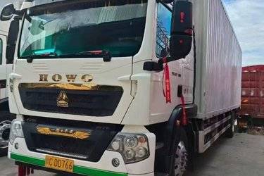 二手中国重汽 HOWO TX 270马力 4X2 9.6米厢式载货车(国六)(潍柴)(10挡)(国六) 单桥 曼二手载货车 黄牌图片