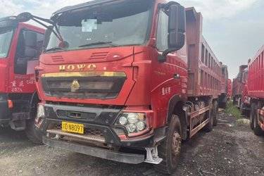 二手中国重汽 HOWO重卡 440马力 6X4 6.8米自卸车(国五) 后八轮 中国重汽二手自卸车 黄牌