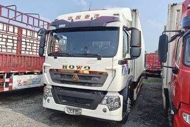 二手中国重汽 HOWO TX5 旗舰版 290马力 4X2 9.8米AMT自动档厢式载货车(国六) 单桥 曼二手载货车 黄牌图片