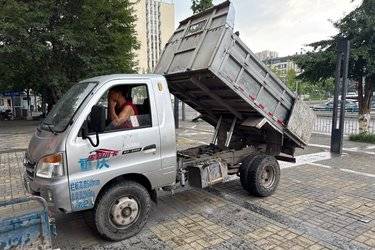 二手北汽黑豹 H3 71马力 4X2 2.73米自卸车(国四) 单桥 莱恩动力二手自卸车 蓝牌图片