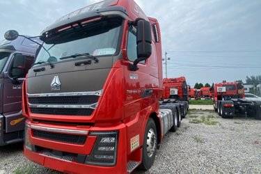 二手中国重汽 HOWO TH7重卡 610马力 4X2 AMT自动档牵引车(国六) 单桥 潍柴二手牵引车 黄牌