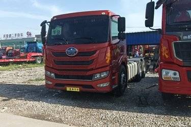 二手青岛解放 悍V重卡 2.0 460马力 6X4 牵引车(国六) 双驱 潍柴二手牵引车 黄牌图片