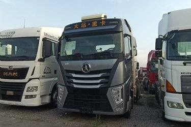 二手大运 V9重卡 550马力 6X4牵引车(国五) 双驱 潍柴二手牵引车 黄牌图片