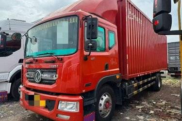 二手东风 多利卡D9 220马力 4X2 7.68米厢式载货车(国五) 单桥 康明斯二手载货车 黄牌图片