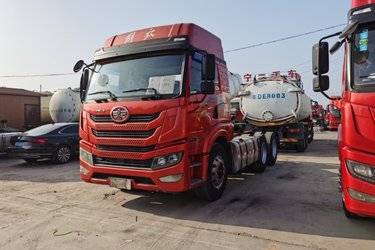 二手青岛解放 悍V重卡 460马力 6X4牵引车(国五) 双驱 潍柴二手牵引车 黄牌图片