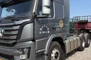 二手大运 N8V重卡 430马力 6X4牵引车(国五) 双驱 潍柴二手牵引车 黄牌图片