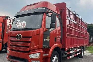 二手一汽解放 J6L 精英版 260马力 4X2 6.2米仓栅式载货车(国六) 单桥 锡柴二手载货车 黄牌图片