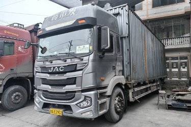 二手江淮 格尔发A5X中卡 245马力 4X2 9.8米厢式载货车(国五) 单桥 东风康明斯二手载货车 黄牌