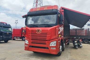 二手青岛解放 JH6重卡 290马力 6X2 9.4米厢式载货车(国五) 前四后四 锡柴二手载货车 黄牌