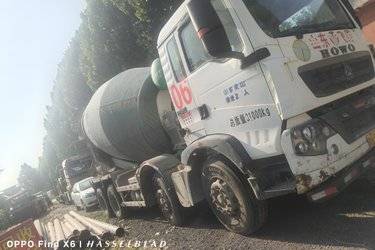 二手中国重汽 HOWO T5G 法规版 340马力 8X4 7.99方混凝土搅拌车(国五) 前四后八 曼二手搅拌车图片