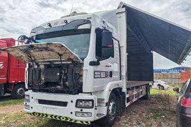 二手中国重汽 汕德卡SITRAK G5S 290马力 4X2 9.52米LNG自动档厢式载货车(国六) 单桥 曼二手载货车 黄牌图片