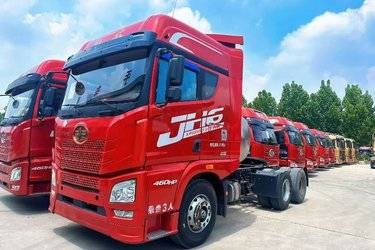 二手青岛解放 JH6重卡 460马力 6X4 LNG牵引车(法士特16档)(国六) 双驱 潍柴二手牵引车 黄牌