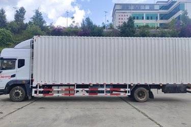 二手东风华神 T5 轻快版 270马力 4X2 车厢可卸式载货车(速比3.909)(国六) 单桥 玉柴二手载货车 黄牌图片