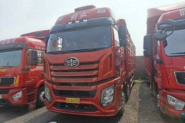 二手一汽解放 J6V 精英版北方款 350马力 6X2 9.4米仓栅式载货车(国六) 前四后四 锡柴二手载货车 黄牌