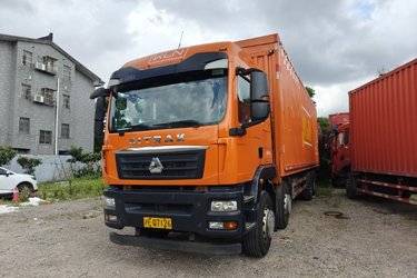二手中国重汽 汕德卡SITRAK C5H重卡 340马力 8X4 9.52米厢式载货车(国五) 前四后八 曼二手载货车 黄牌图片