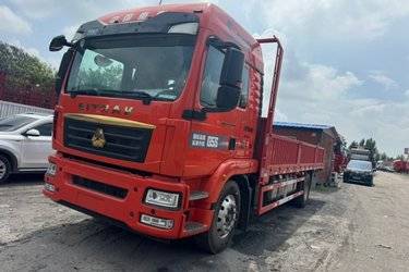 二手中国重汽 汕德卡SITRAK G5S重卡 豪华版 290马力 4X2 6.8米AMT自动档栏板载货车(国六) 单桥 曼二手载货车 黄牌图片