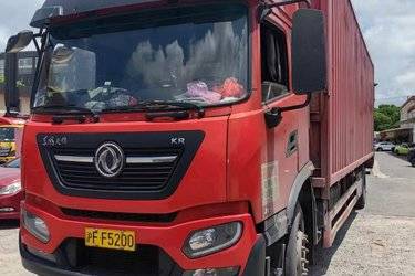 二手东风商用车 天锦KR 245马力 6X2 9.8米翼开启厢式载货车(国五) 前四后四 东风康明斯二手载货车 黄牌图片