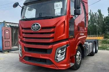 二手一汽解放 J6V重卡 560马力 6X4牵引车(国六) 双驱 锡柴二手牵引车 黄牌图片