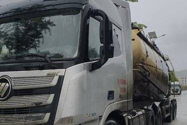 二手福田 欧曼EST 6系重卡 510马力 6X4牵引车(国五) 双驱 福田康明斯二手牵引车 黄牌图片