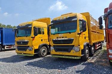 二手中国重汽 HOWO T5G重卡 280马力 6X2 9.52米仓栅式载货车(国五) 前四后四 曼二手载货车 黄牌图片