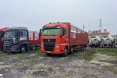 二手中国重汽 汕德卡SITRAK G7重卡 480马力 8X4 9.6米仓栅式货车(国六) 前四后八 曼二手载货车 黄牌